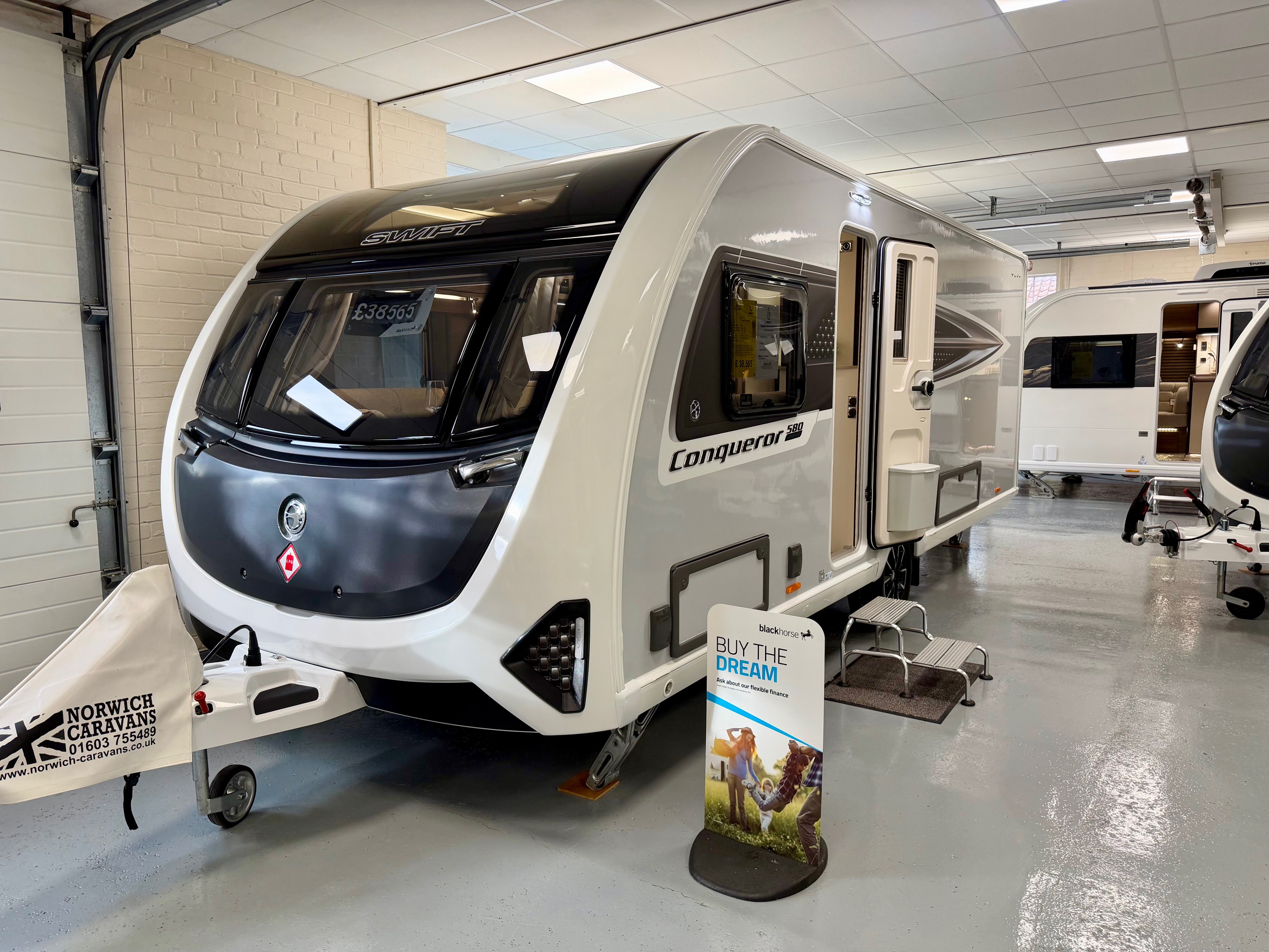 Swift Conqueror Grande 580