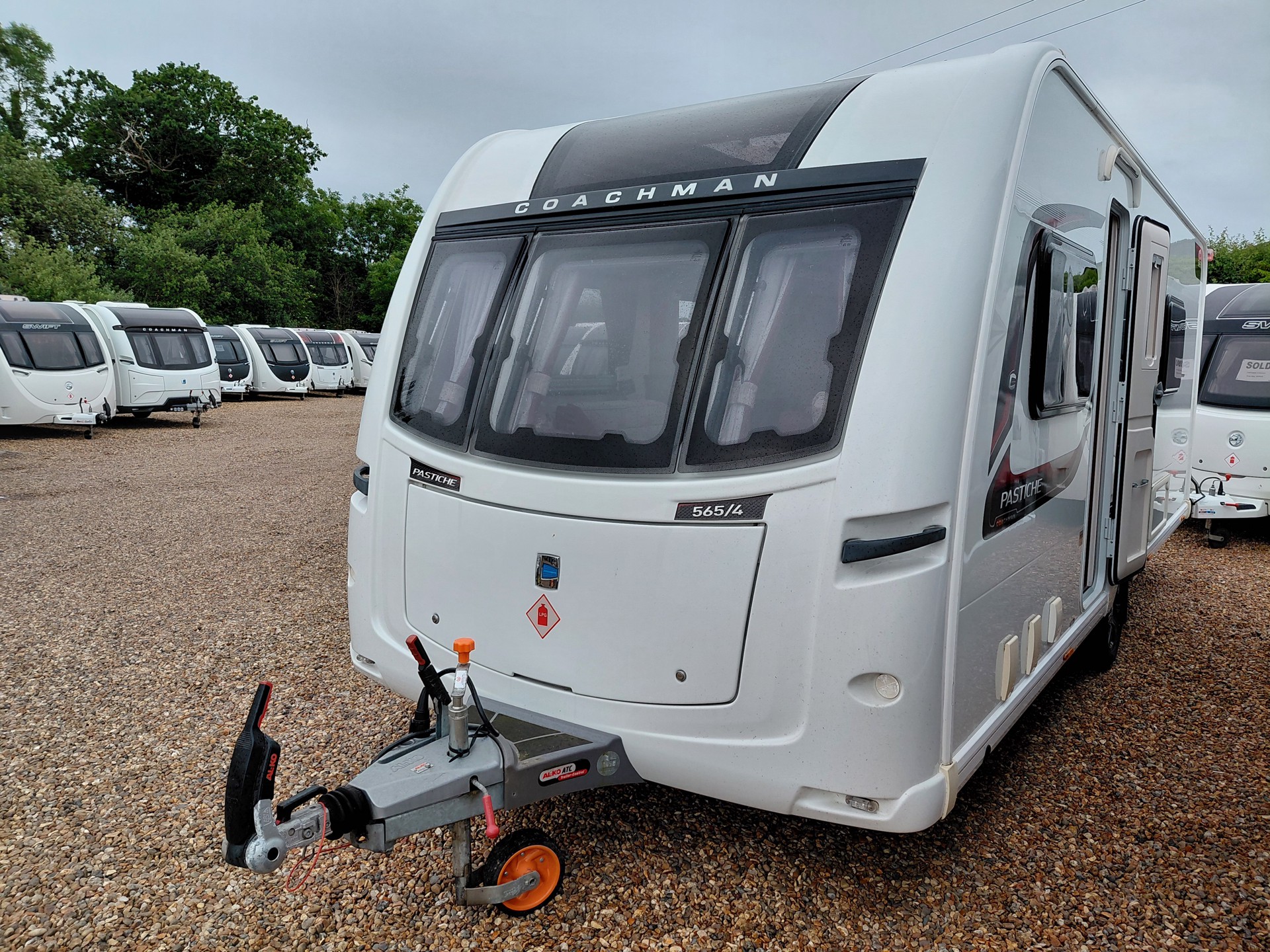 Coachman Pastiche 565/4