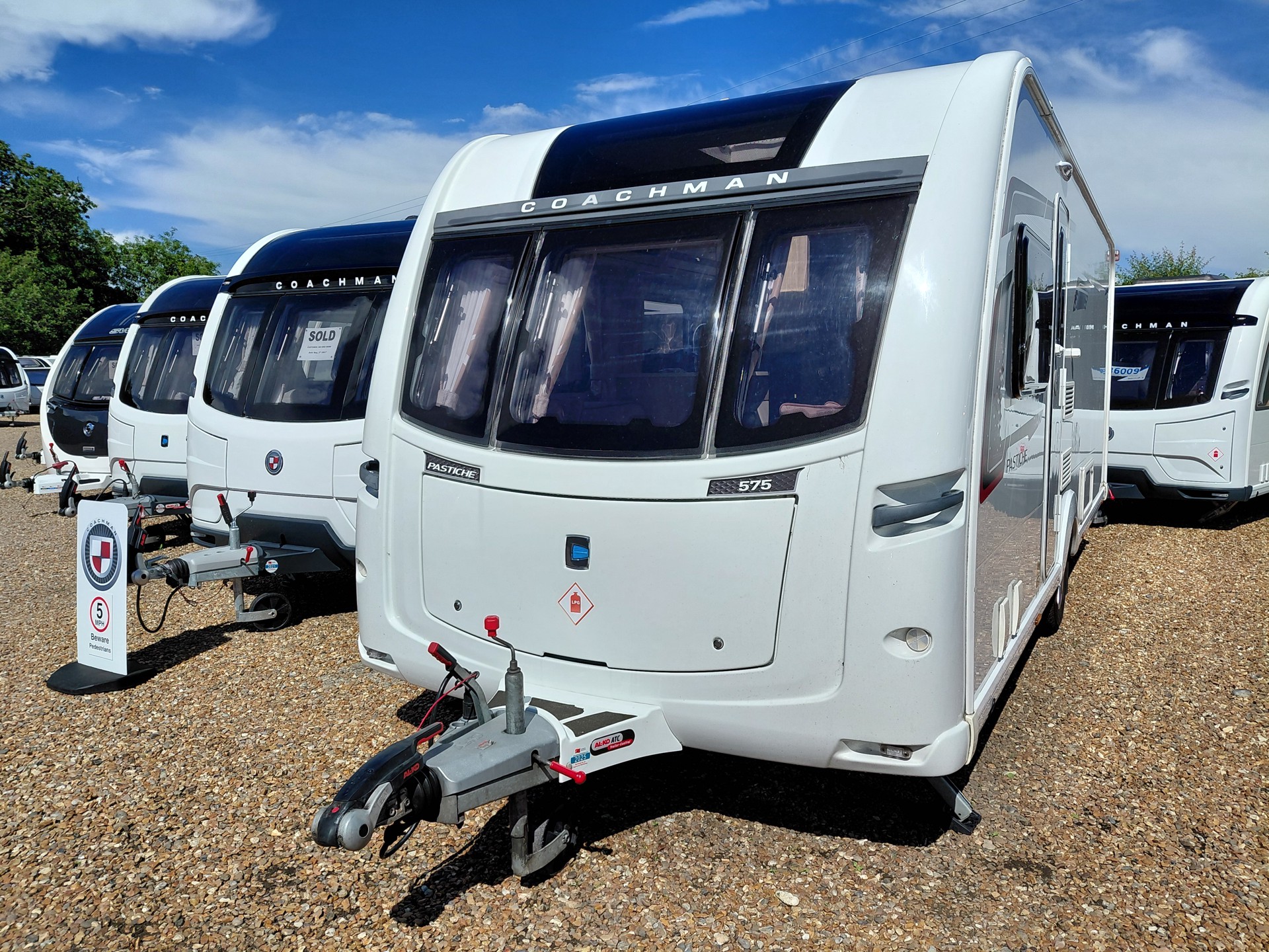 Coachman Pastiche 575