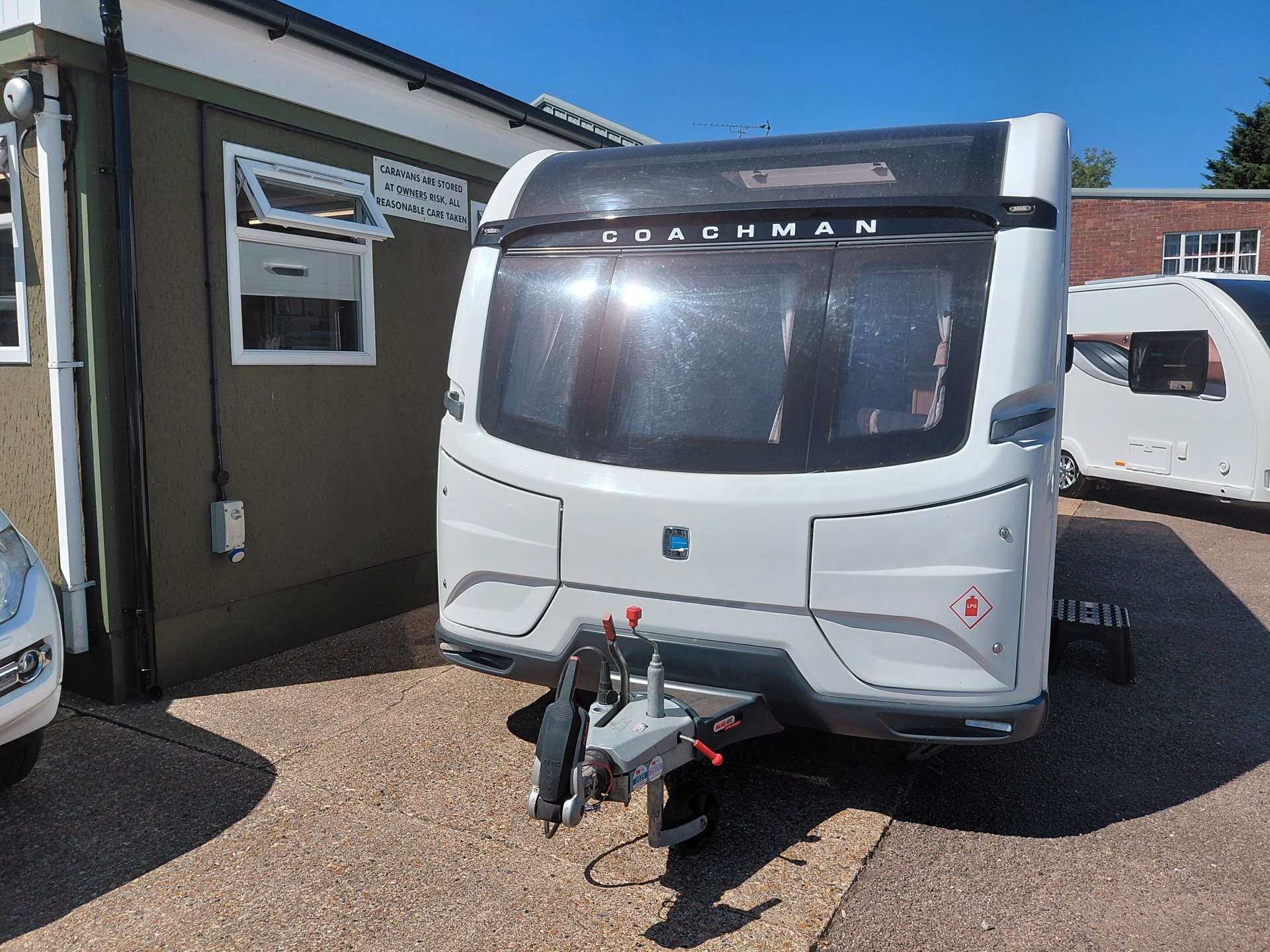 Coachman VIP 575
