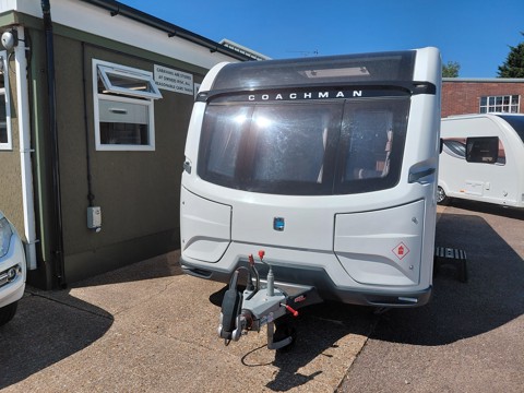 Coachman VIP 575